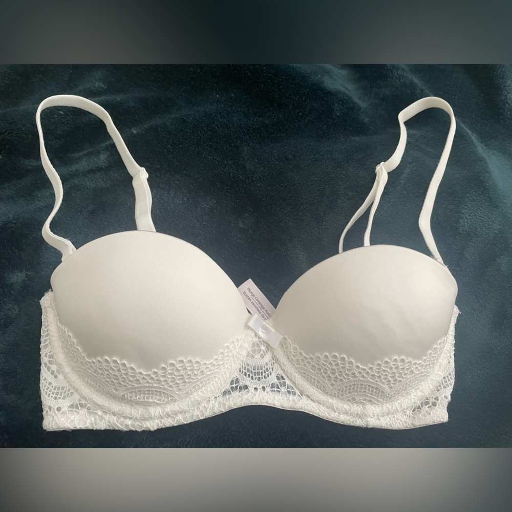 NWOT 32A White Auden MultiWay Push Up Bra